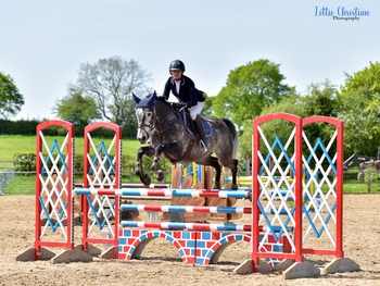 Samantha Jimmison lands the top two places in the Nupafeed Supplements Senior Discovery Second Round at Harrogate Riding Centre
